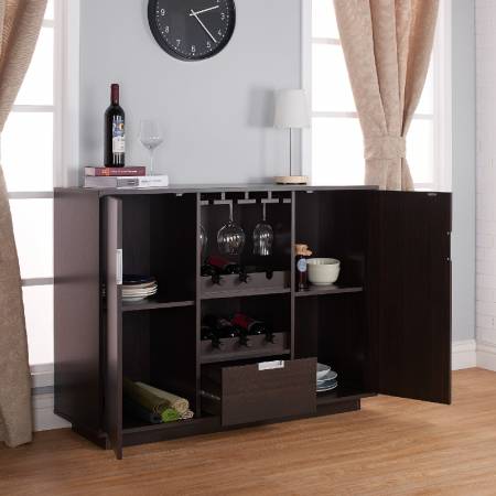 Ennek a bortartónak a jellemzője a változatos tárolóhely.